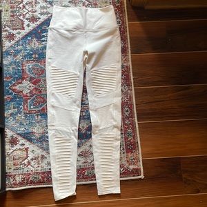 Womens yoga leggings, Alo brand, size large cream/ivory New Without Tags